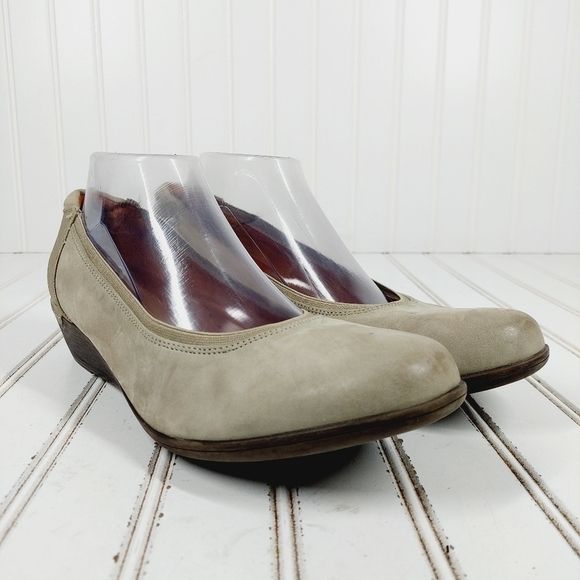 Cobb Hill by New Balance Tan Wedges with 2 pairs no-show socks 👜👠 - Picture 4 of 15